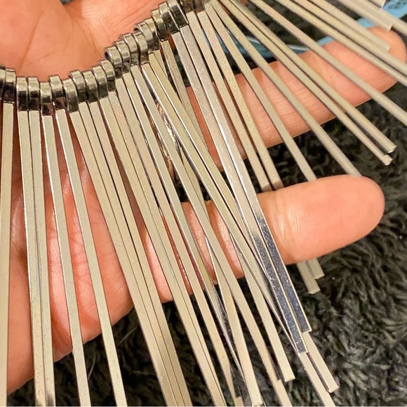 Claire’s Gun Metal Bar Bib Necklace - Picture 4 of 8